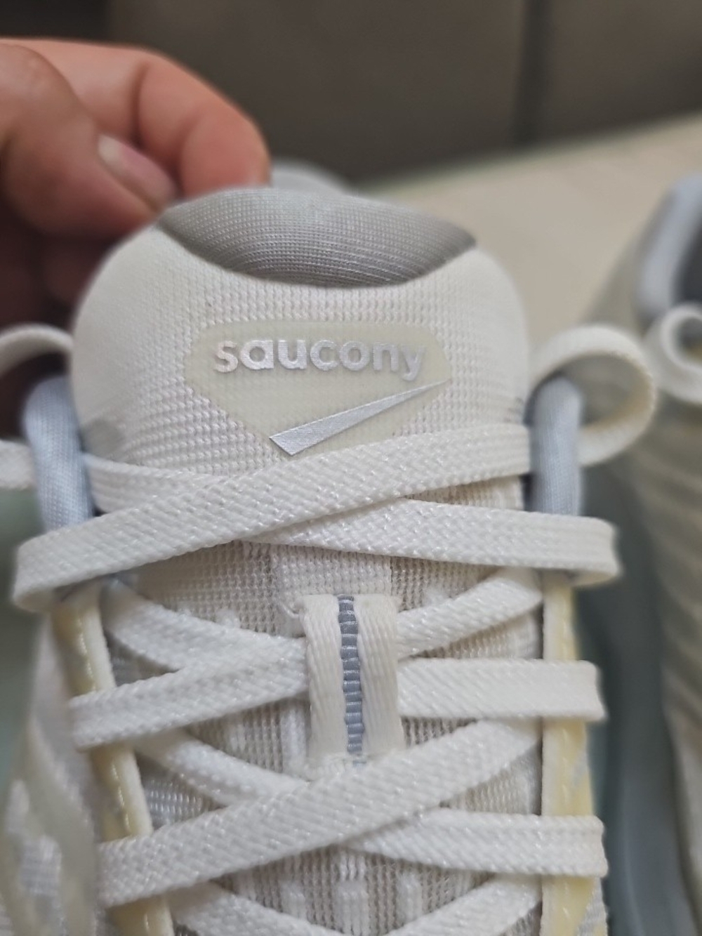 Saucony Womens White and Light Gray Lace-Up Sneakers